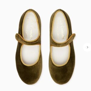 La Coqueta Olive Velvet Girl Mary Jane Shoes